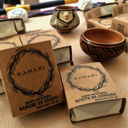 Jabón natural de copaiba y carbon activado Kamari 95g